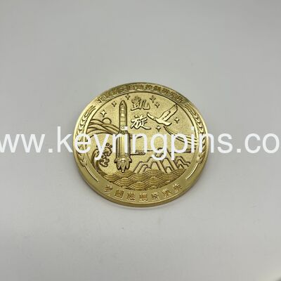 Zinc alloy challenge coins with customizable sizes plating colors and artwork perfect for marathons sports school and souvenir purposes