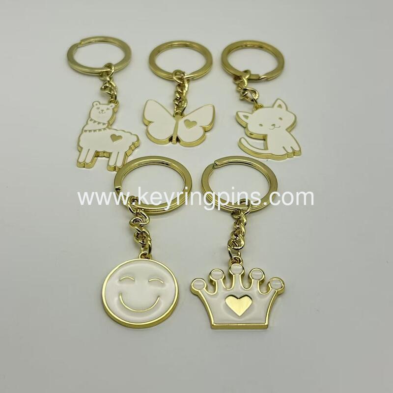 Metal gifts keyrings with different shape keychains dogs,cats butterfly metal keyrings for sale